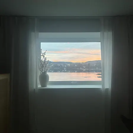 Modern With Stunning View And Access To Sea * برغن